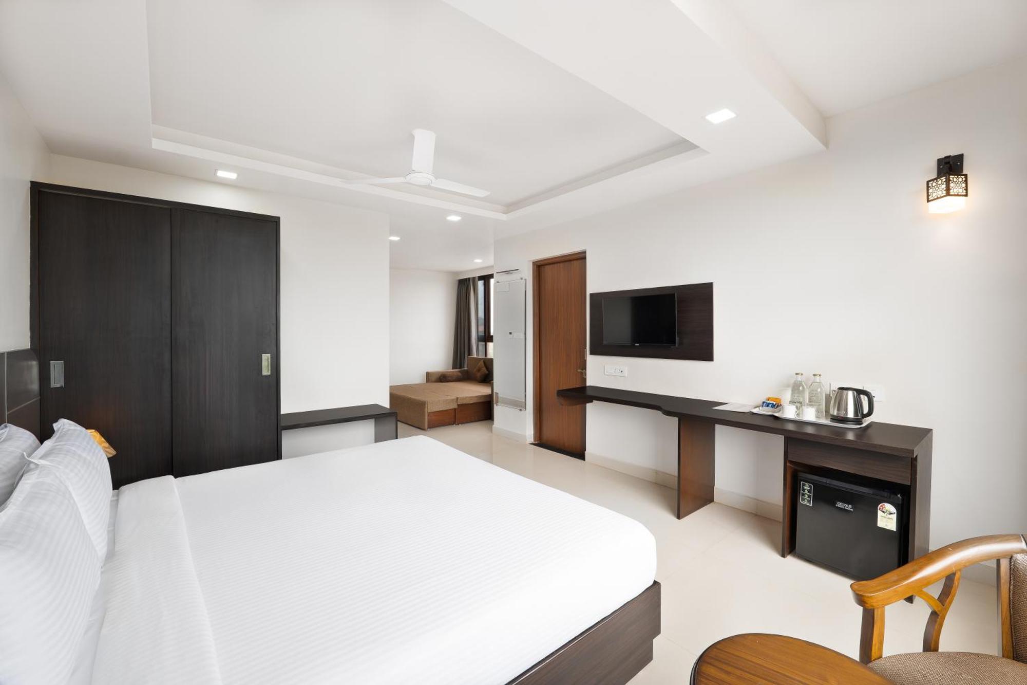 Porvorim Regency Goa Hotel by BSG Absolute Exterior foto